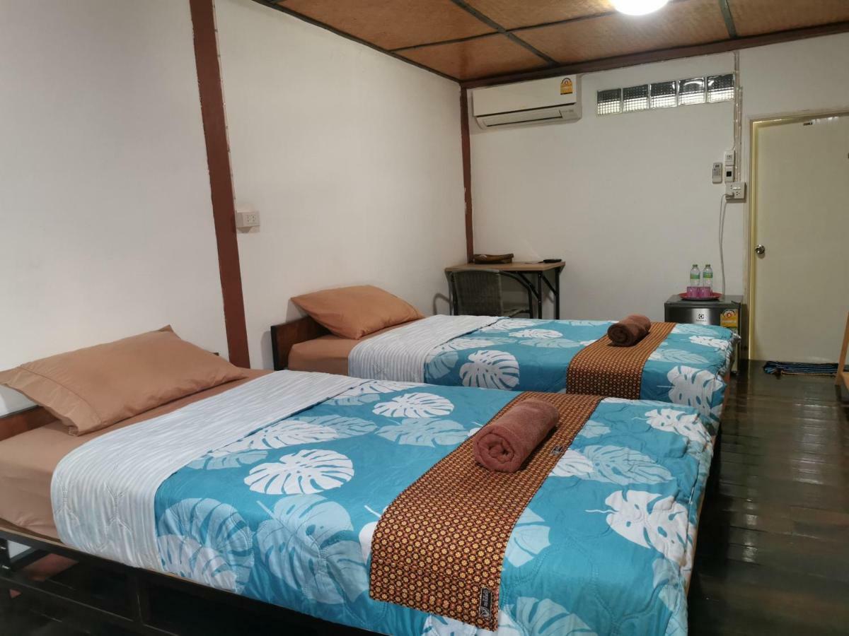 Baan Khun Ya Ayutthaya Hotel Buitenkant foto