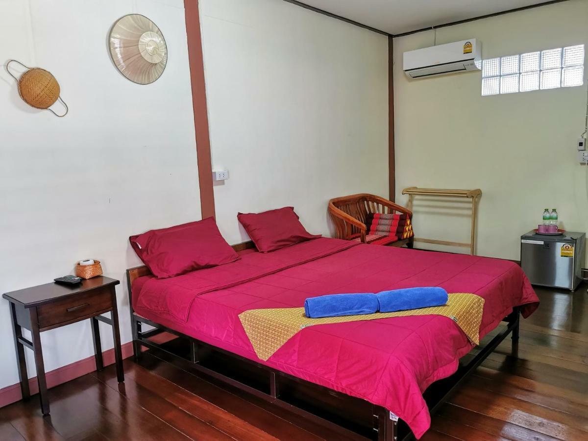Baan Khun Ya Ayutthaya Hotel Buitenkant foto