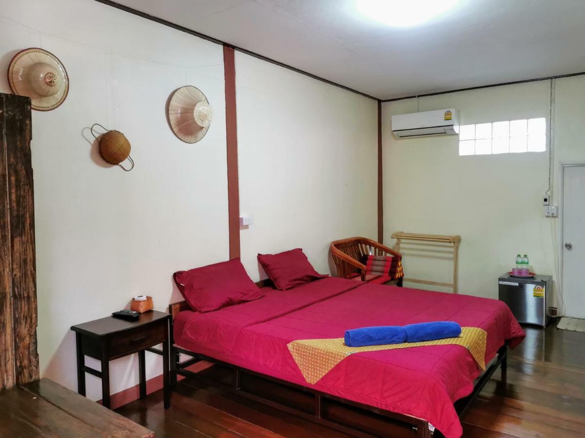 Baan Khun Ya Ayutthaya Hotel Buitenkant foto